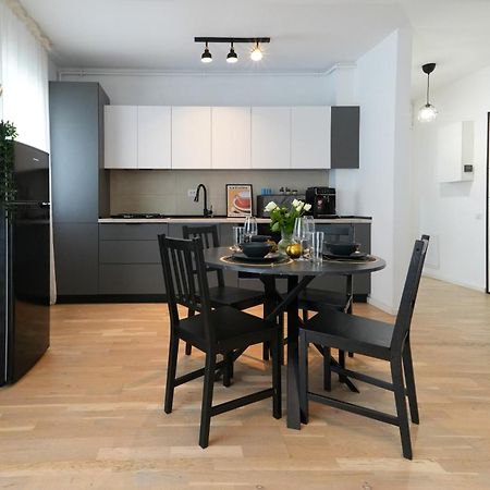Maria - Modern Apartment With Parking And Workspace Bucharest Exterior photo