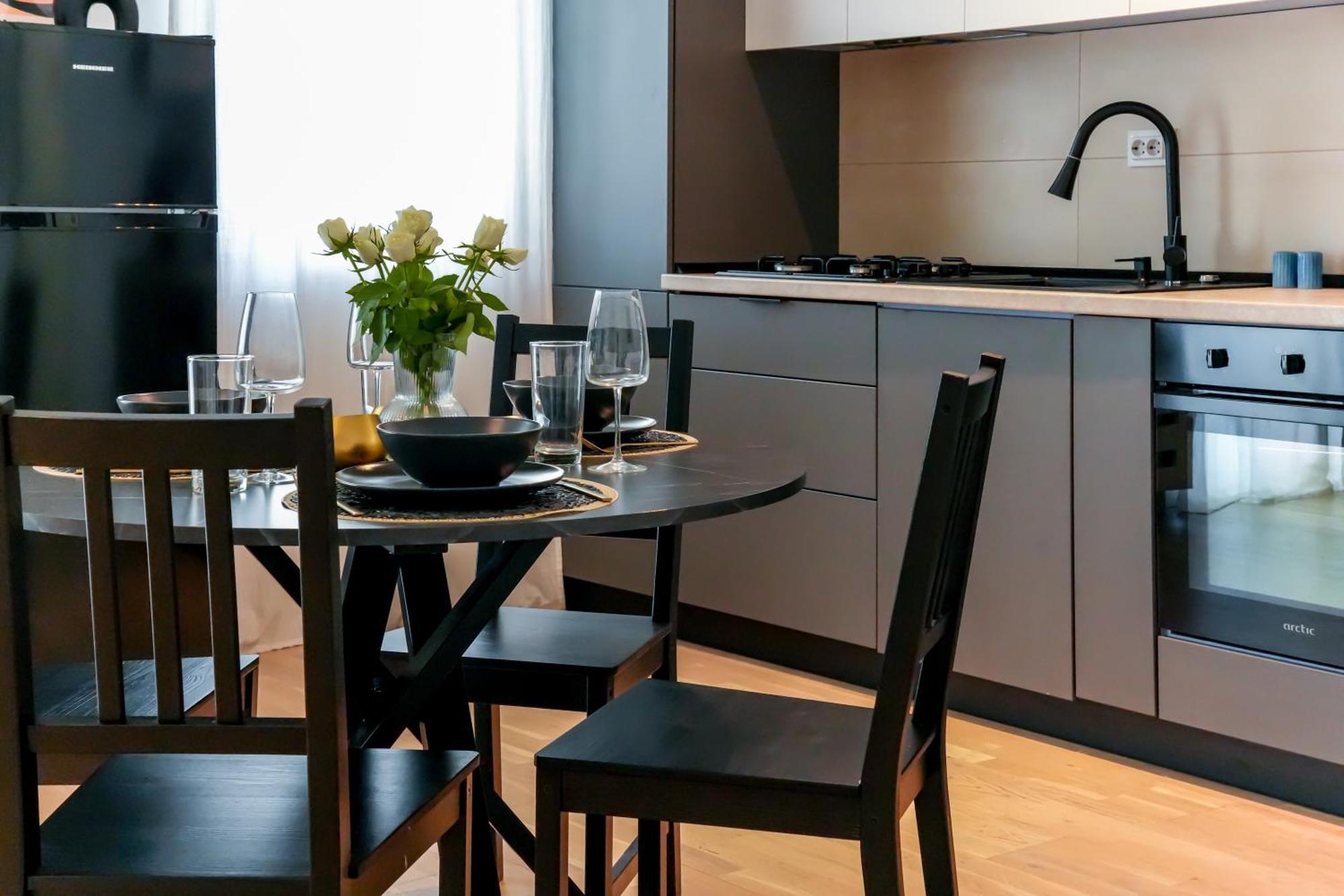 Maria - Modern Apartment With Parking And Workspace Bucharest Exterior photo